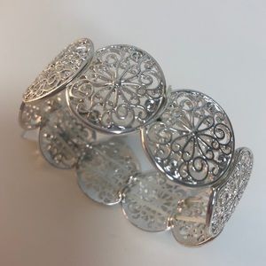 Silver Color Elastic Bracelet NWT
